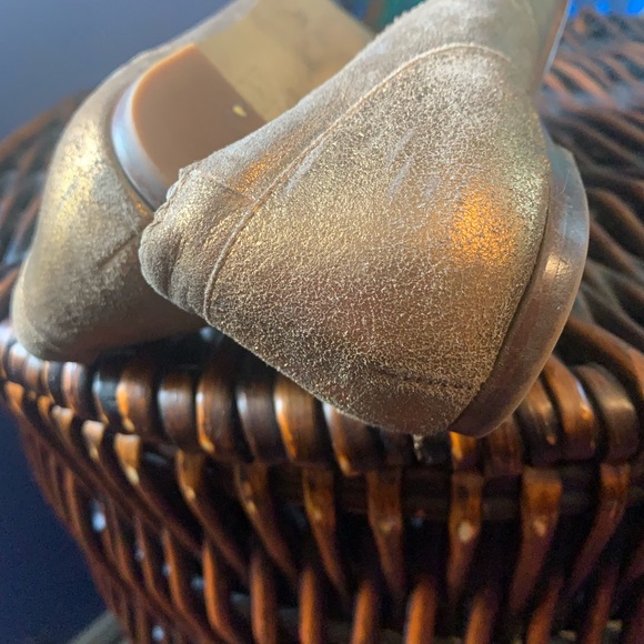 $5 Ladies flat shoes - Picture 6 of 14